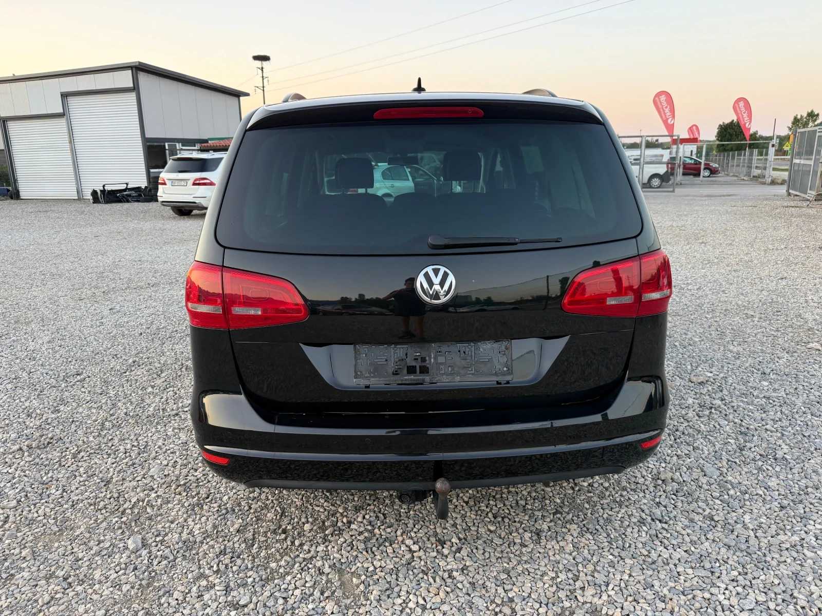 VW Sharan 2.0TDI-140PS-НАВИ-ЕЛ.ВРАТИ - изображение 6