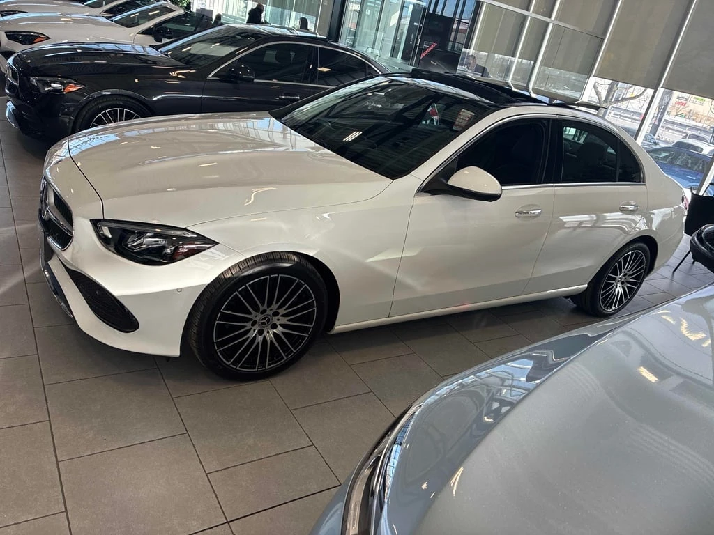 Mercedes-Benz C 300 2023 * CARFAX * БЕЗ ПЪРВОНАЧАЛНА ВНОСКА - изображение 3