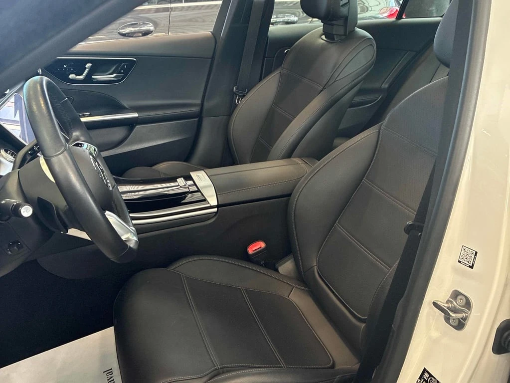 Mercedes-Benz C 300 2023 * CARFAX * БЕЗ ПЪРВОНАЧАЛНА ВНОСКА - изображение 10