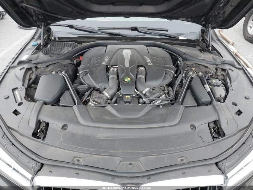 BMW 750 XDRIVE - изображение 9