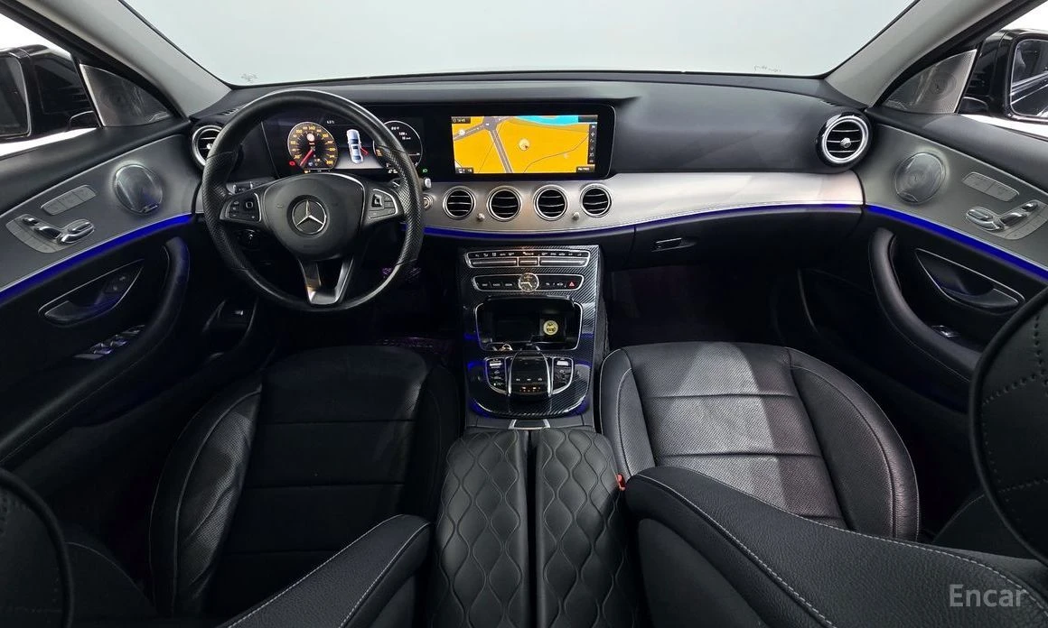 Mercedes-Benz C 300  - изображение 7