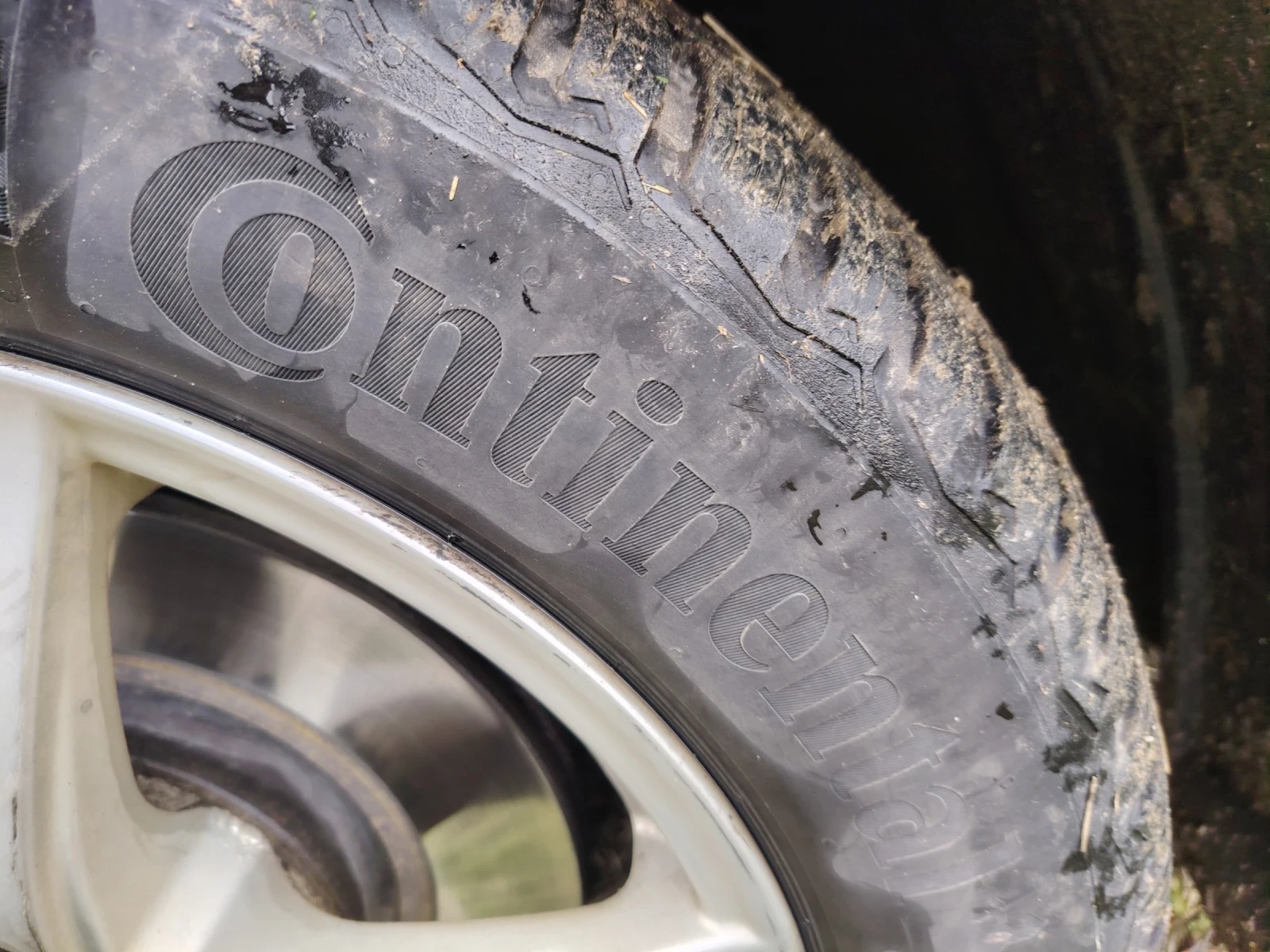 Kia Carens 1.7, снимка 3 - Автомобили и джипове - 53740984