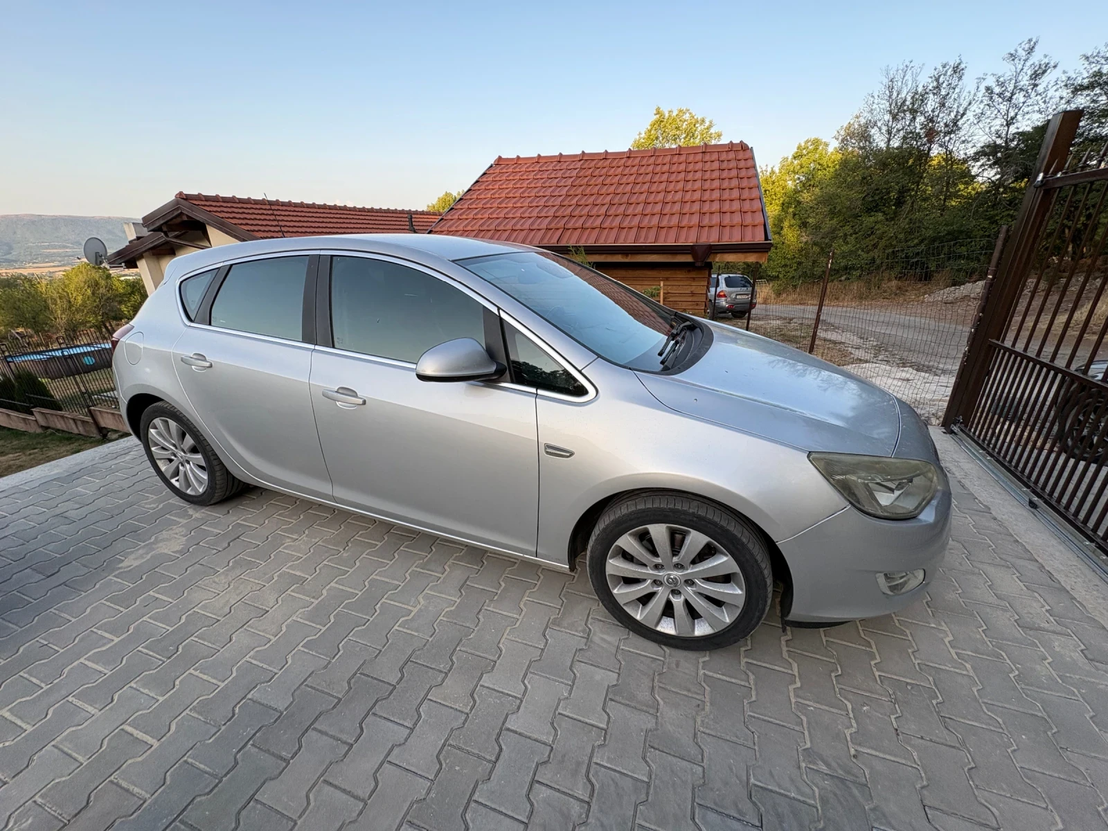 Opel Astra Astra J, снимка 10 - Автомобили и джипове - 53734021