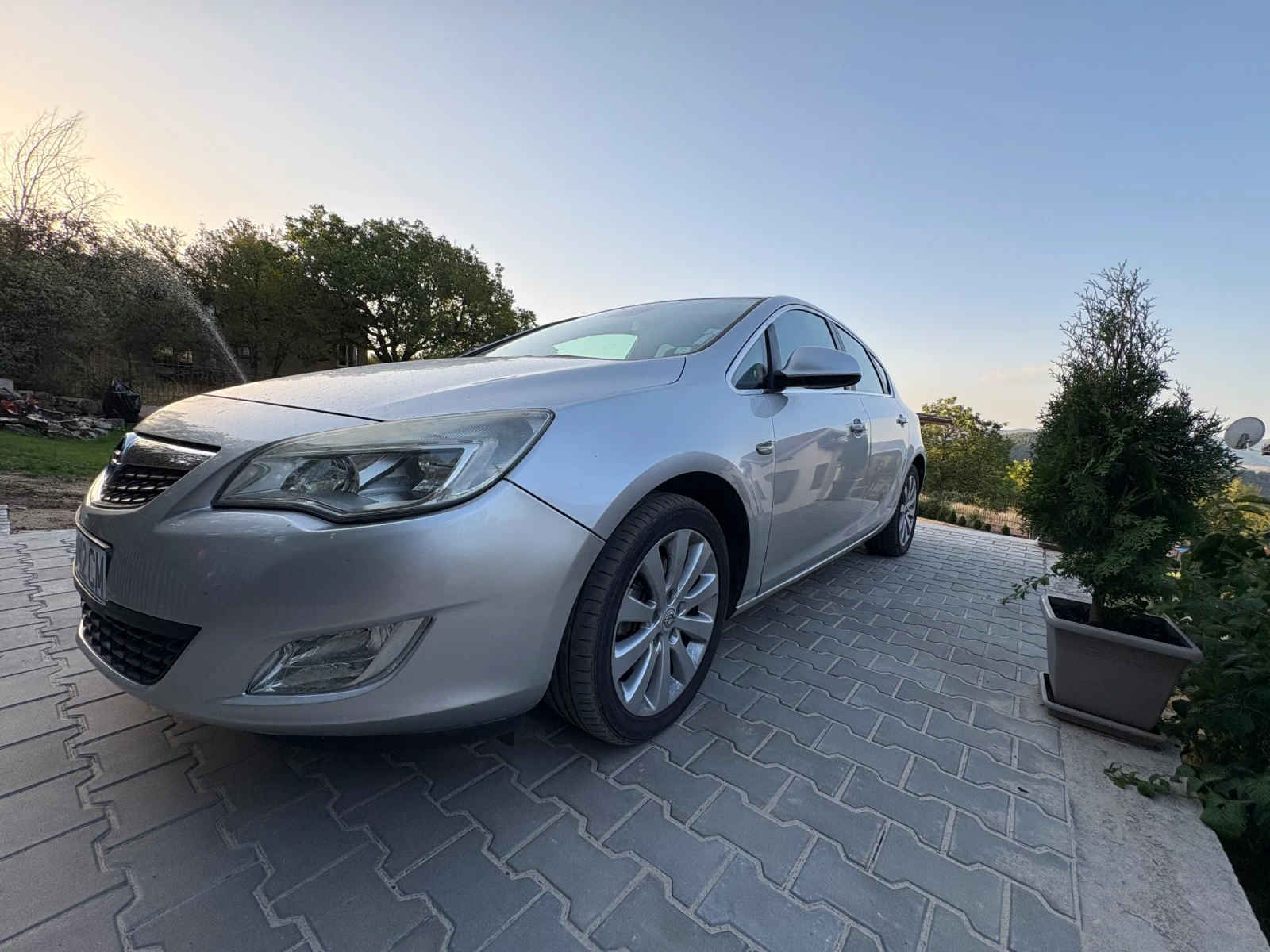 Opel Astra Astra J, снимка 5 - Автомобили и джипове - 53734021