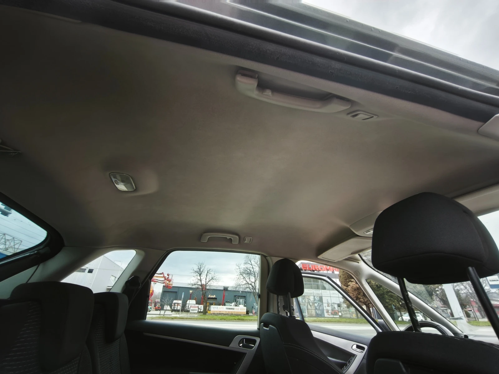 Citroen C4 Picasso, снимка 13 - Автомобили и джипове - 54074400