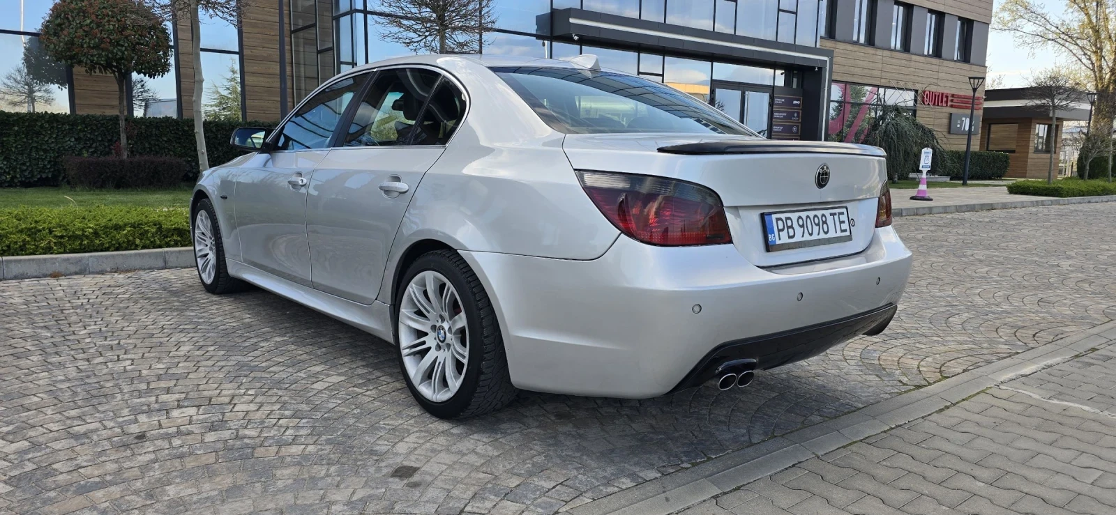 BMW 530 530 М-ПАКЕТ/КОЖА/НАВИ/218к.с./ЛИЗИНГ, снимка 4 - Автомобили и джипове - 54142252