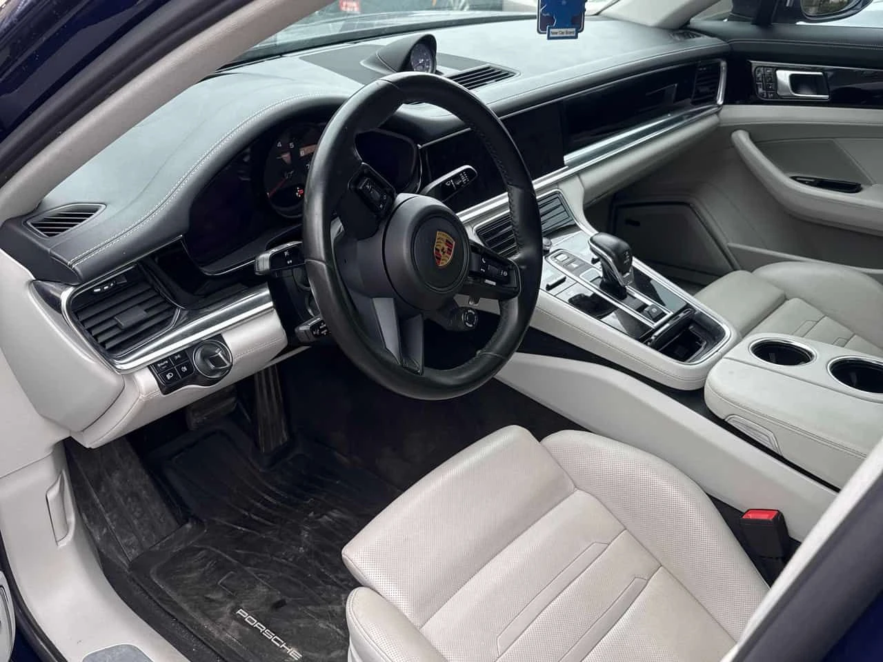 Porsche Panamera * 4 AWD * CARFAX * Обдухване * Два ключа * , снимка 5 - Автомобили и джипове - 54210093