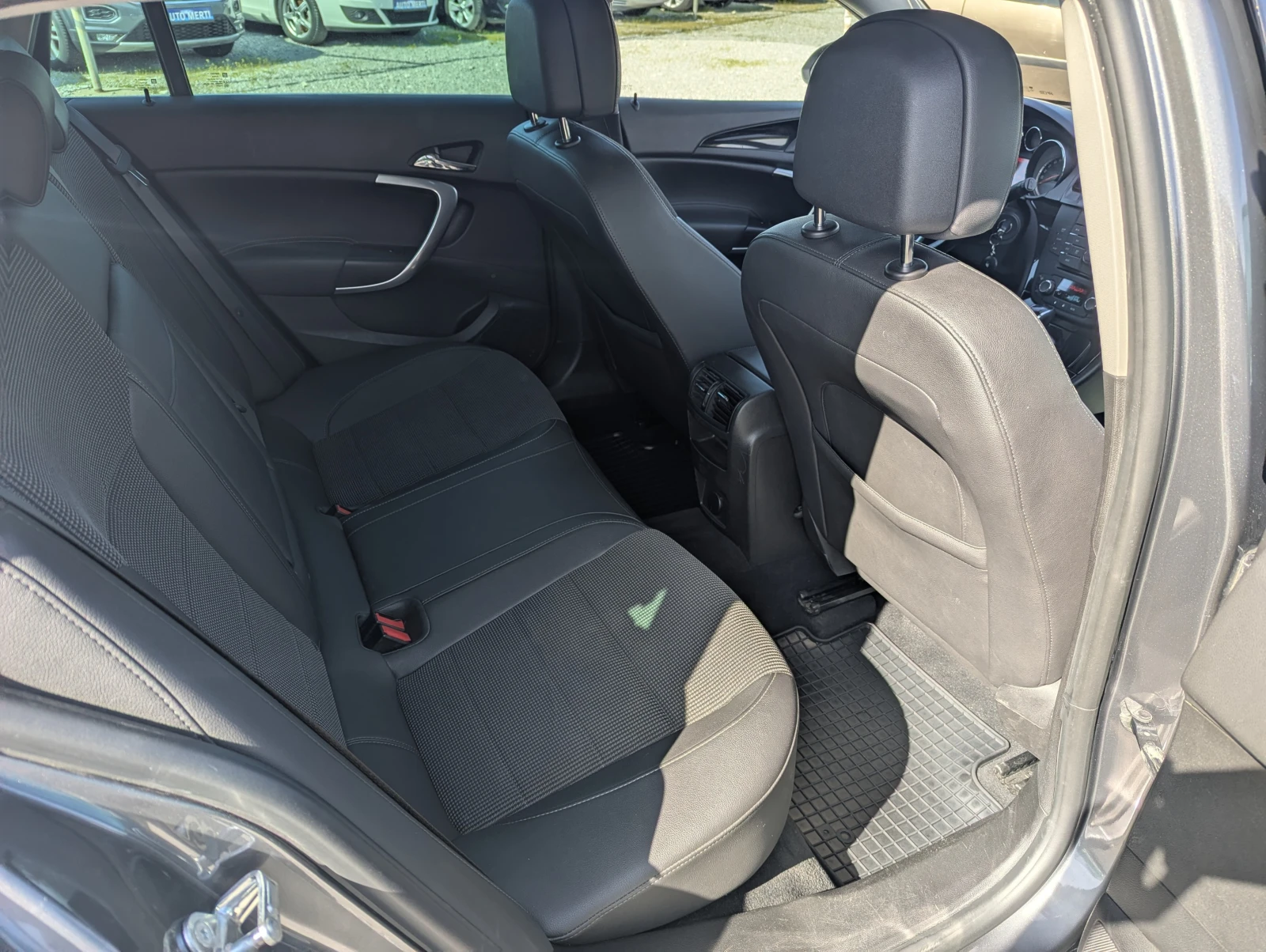 Opel Insignia 2.0 CDTI/Automatic/Android/160к.с, снимка 12 - Автомобили и джипове - 54237450