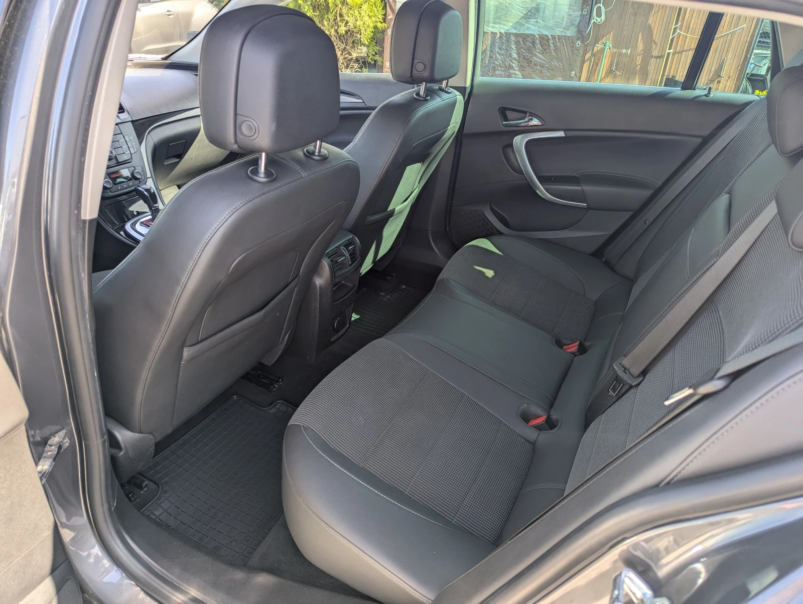 Opel Insignia 2.0 CDTI/Automatic/Android/160к.с, снимка 11 - Автомобили и джипове - 54237450