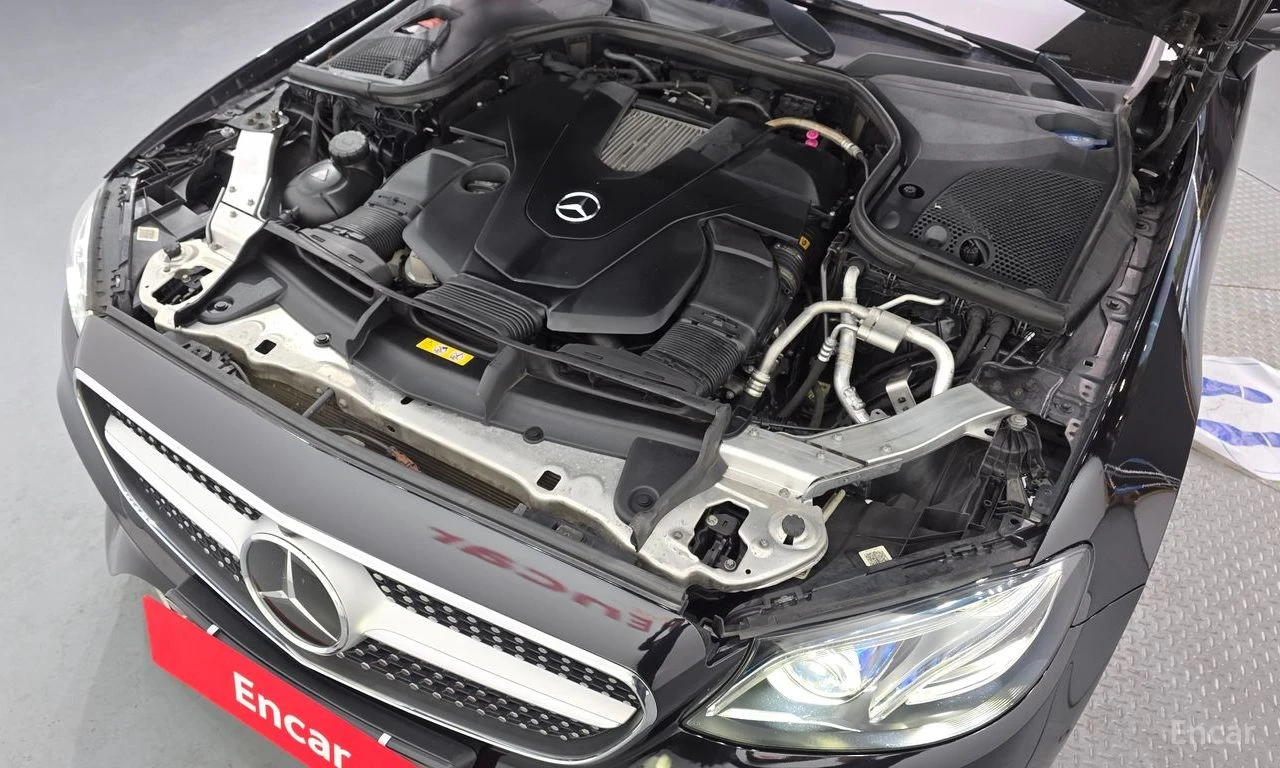 Mercedes-Benz E 400 4MATIC* COUPE* BURMESTER* CARBON* HEAD-UP* 360, снимка 6 - Автомобили и джипове - 54567042