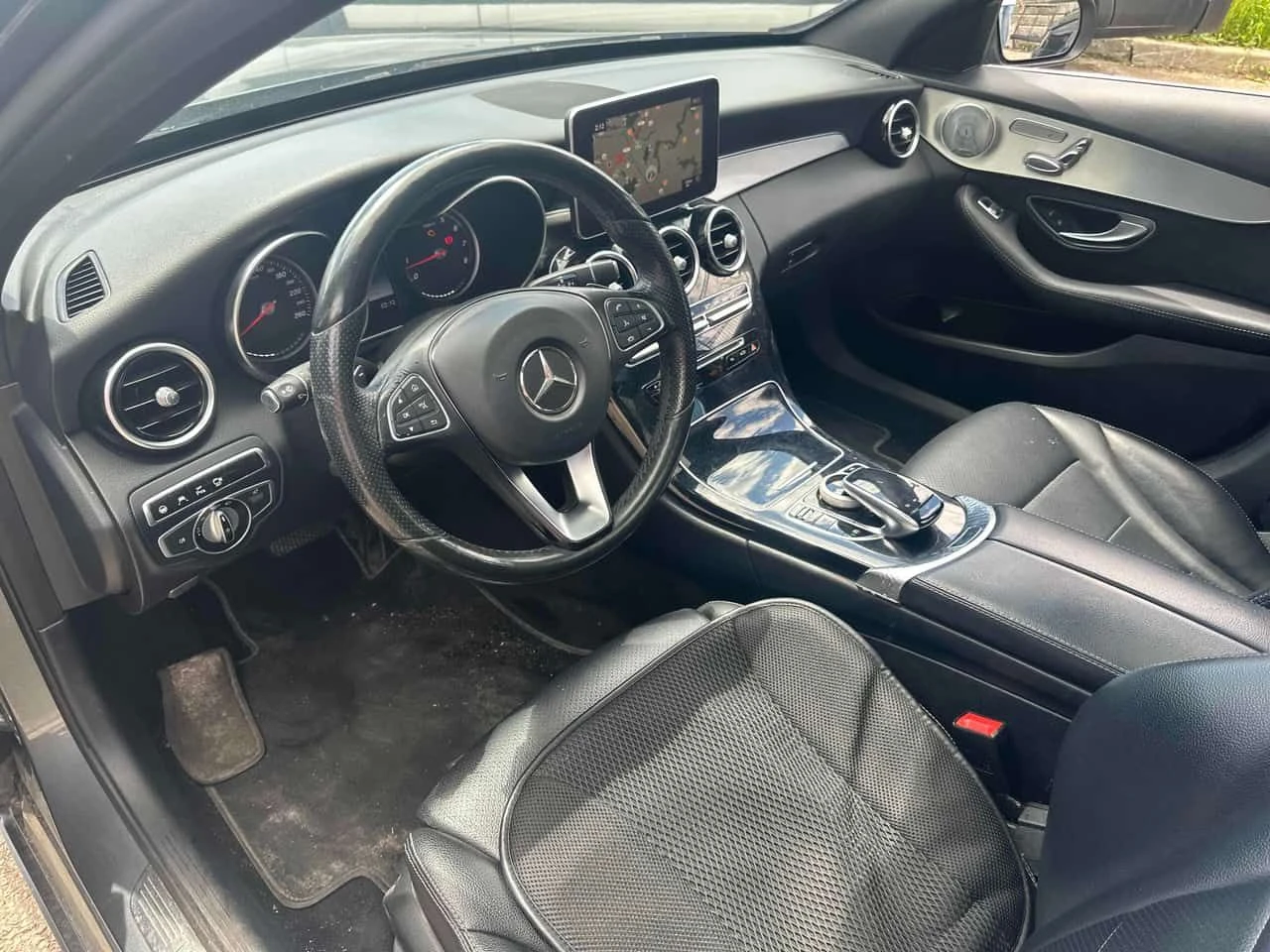 Mercedes-Benz C 300 4MATIC * AMG PACK* ДИСТРОНИК* 360 КАМЕРА* BURMASTE, снимка 7 - Автомобили и джипове - 54813113