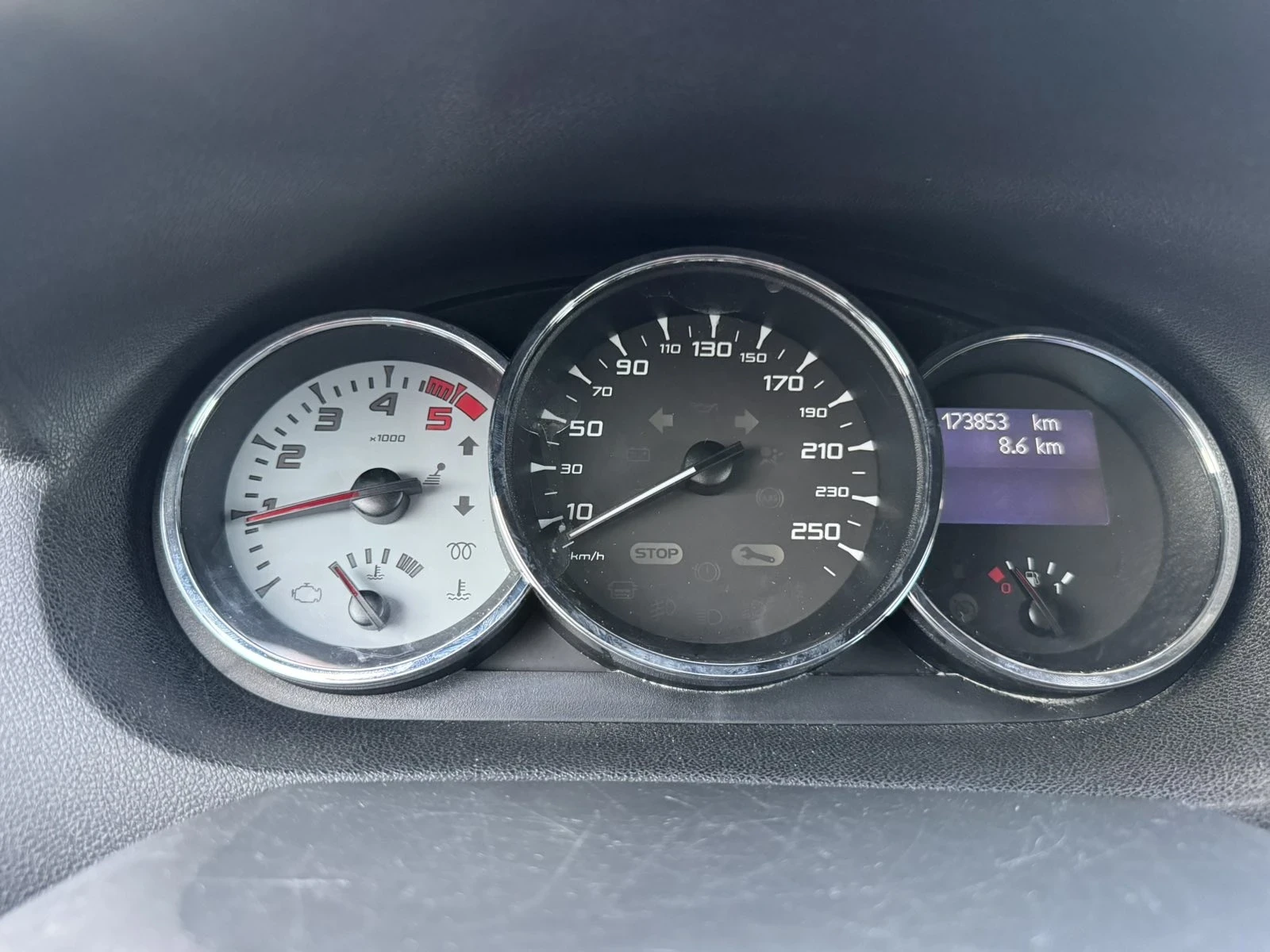 Renault Megane 1.9 DCI GT-LINE, снимка 15 - Автомобили и джипове - 54963613