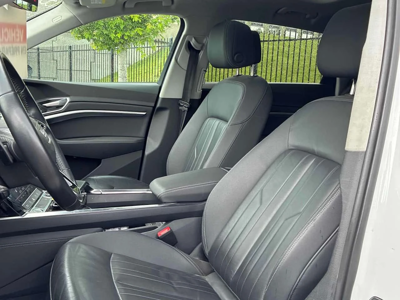 Audi E-Tron * Progressiv * CARFAX * ЦЕНА ДО БГ, снимка 15 - Автомобили и джипове - 55180910
