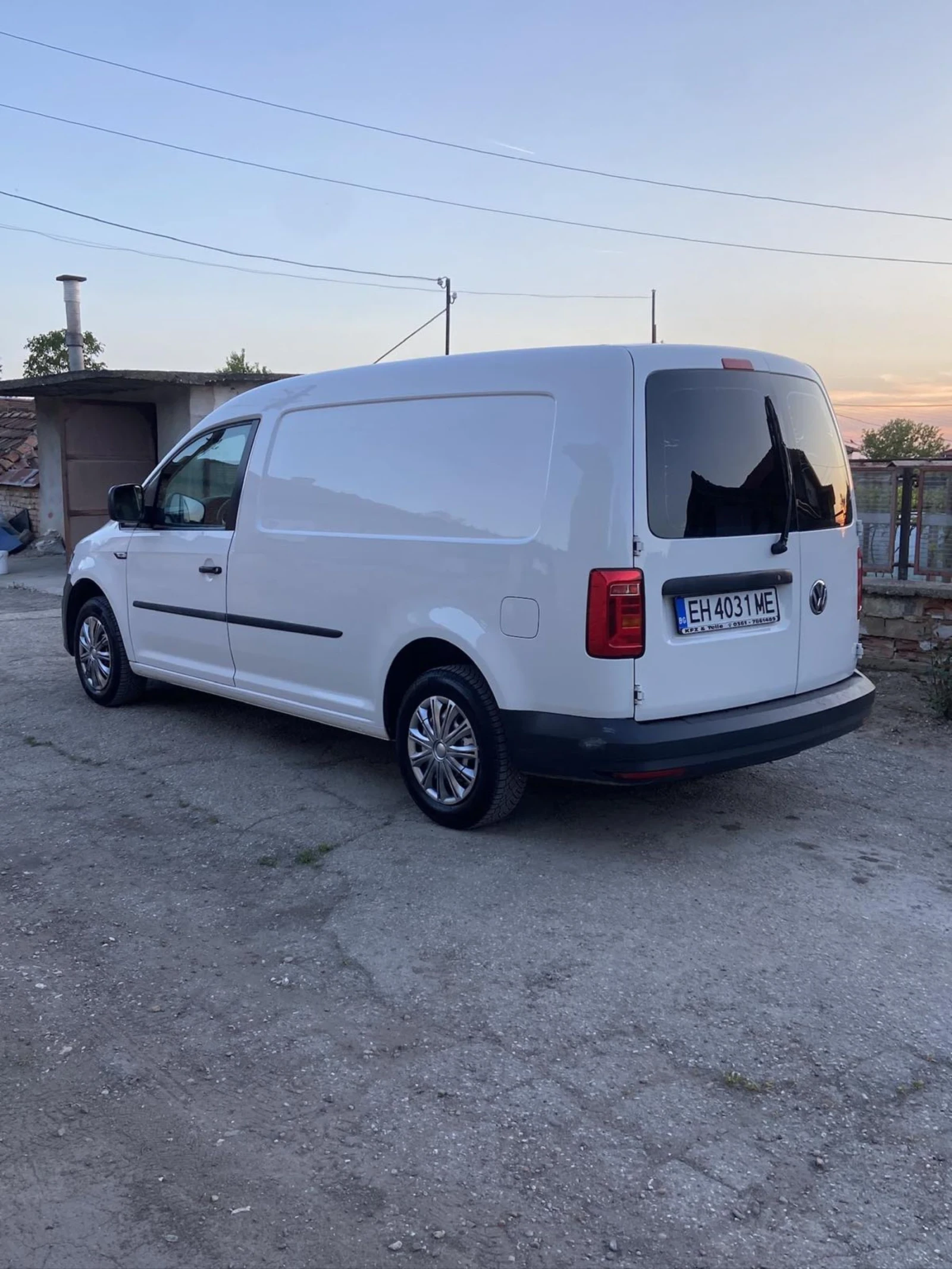 VW Caddy 2.0 TDI 102к.с., снимка 2 - Автомобили и джипове - 55186336