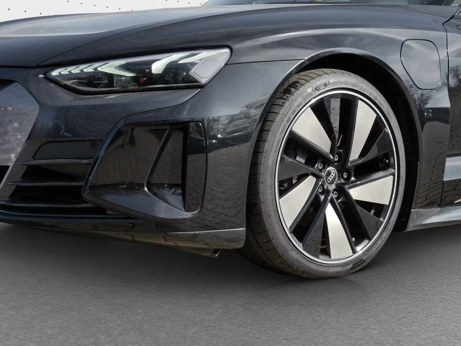 Audi E-Tron GT QUATTRO / PANO / VIRTUAL COCKPIT / CAMERA, снимка 5 - Автомобили и джипове - 55323231