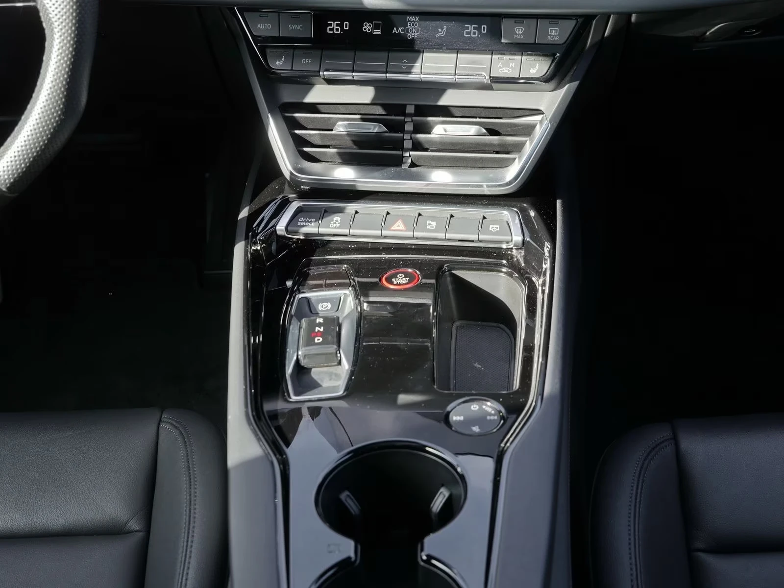 Audi E-Tron GT QUATTRO / PANO / VIRTUAL COCKPIT / CAMERA, снимка 13 - Автомобили и джипове - 55323231