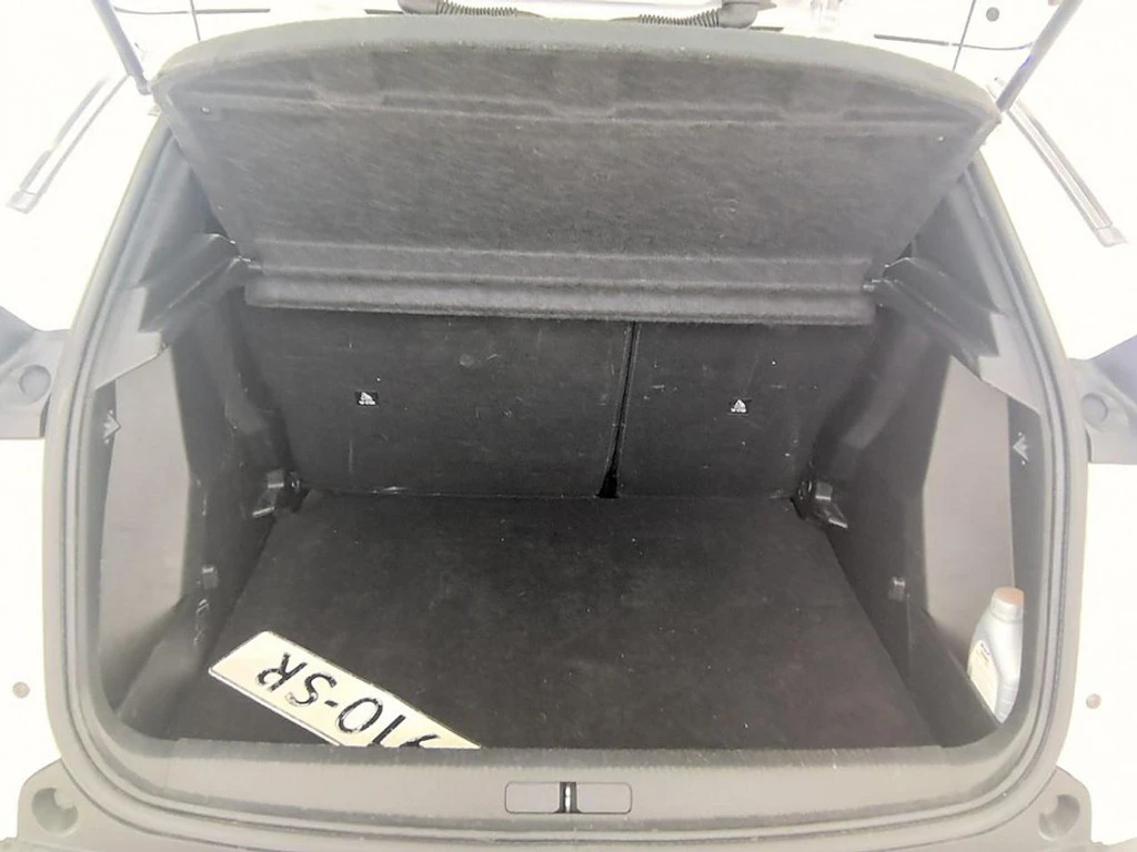 Peugeot 2008 1.2i Active, снимка 8 - Автомобили и джипове - 55472028