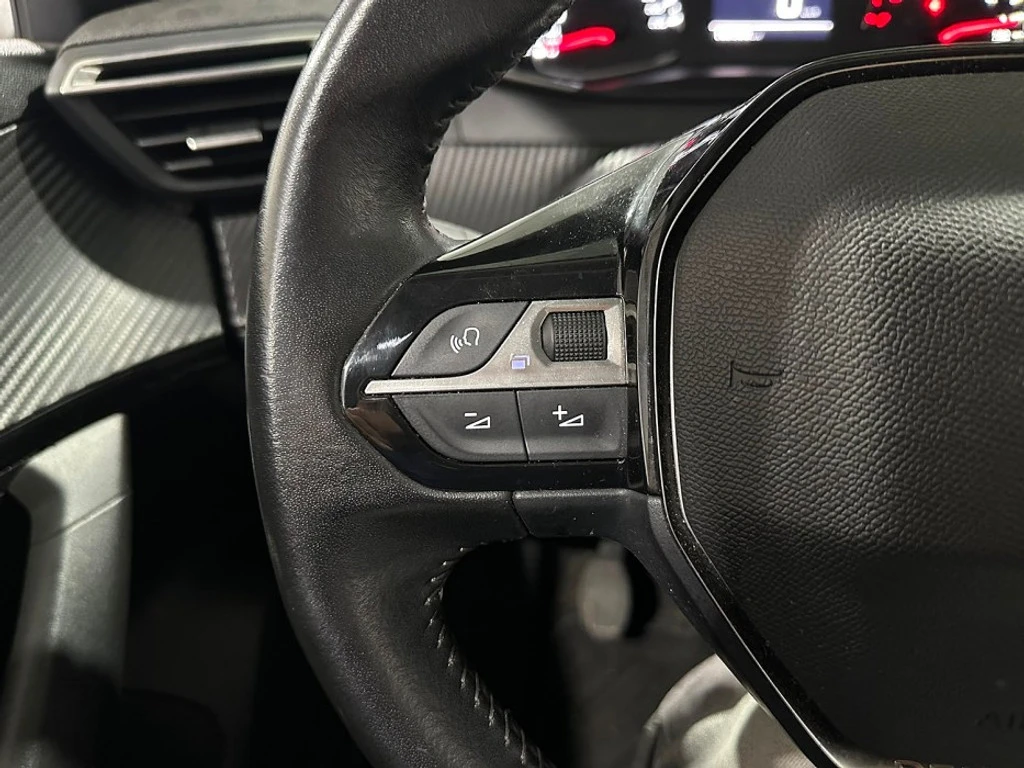 Peugeot 2008 1.2i Active, снимка 5 - Автомобили и джипове - 55472028