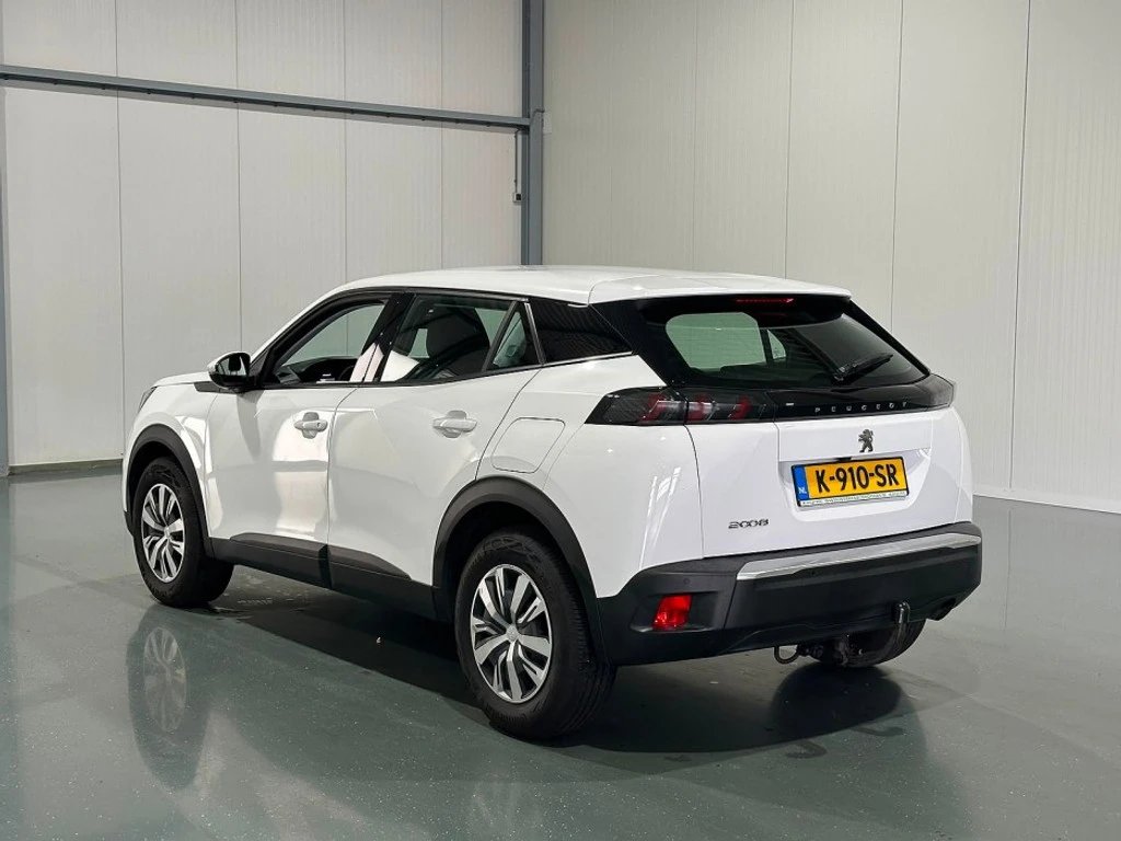 Peugeot 2008 1.2i Active, снимка 4 - Автомобили и джипове - 55472028