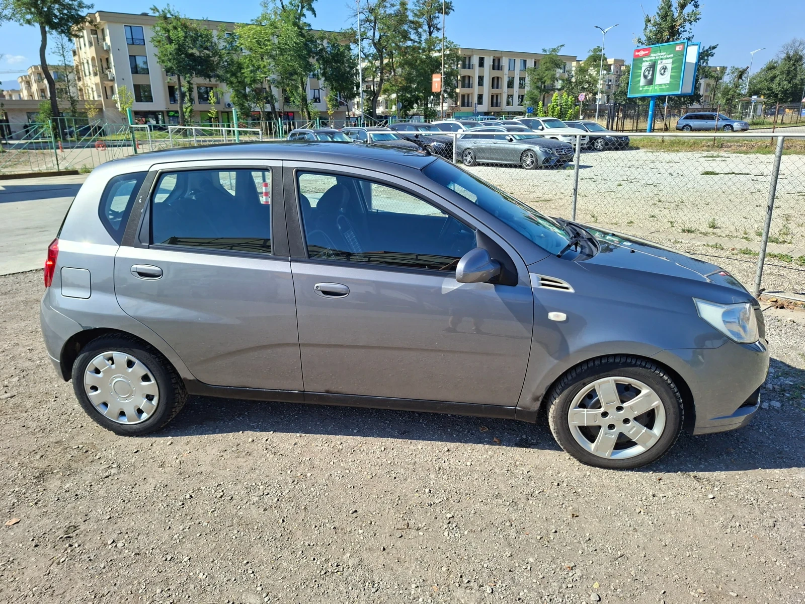 Chevrolet Aveo 1.2, снимка 15 - Автомобили и джипове - 55725606