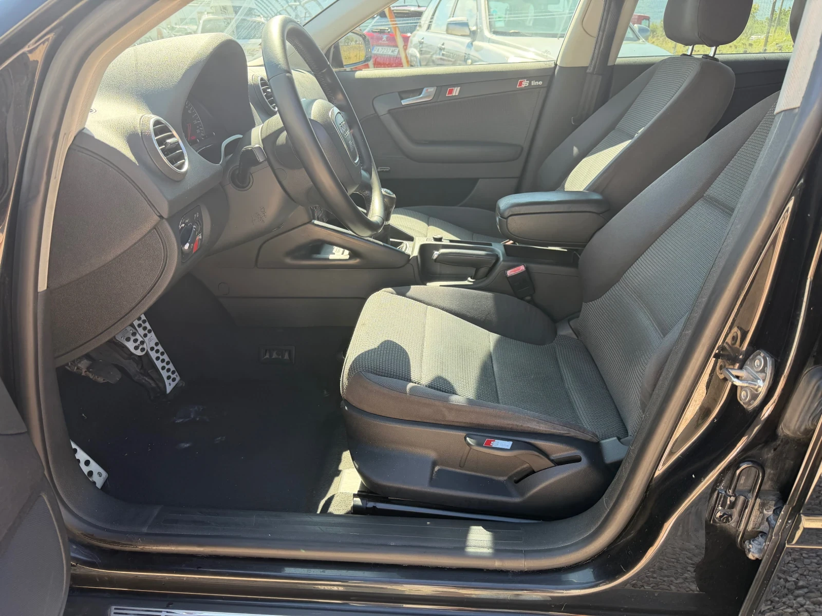 Audi A3 1.9tdi. 105к.с S-line, снимка 9 - Автомобили и джипове - 56198443
