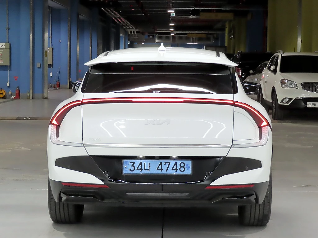 Kia EV6 LONG R* HEAD-UP* ОБДУХВАНЕ* ПОДГРЕВ* 360, снимка 4 - Автомобили и джипове - 56273800