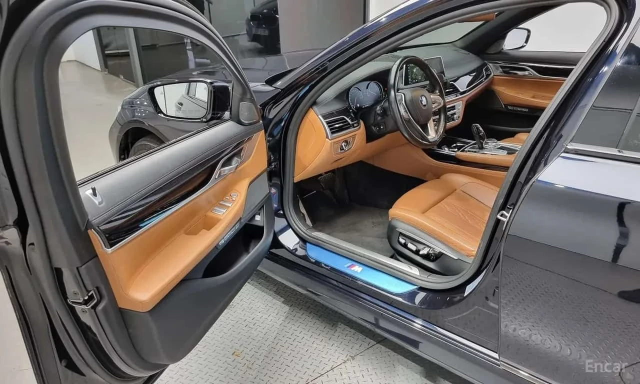 BMW 740 d xDrive M Sport/ФИНАНСИРАНЕ, снимка 11 - Автомобили и джипове - 56331729