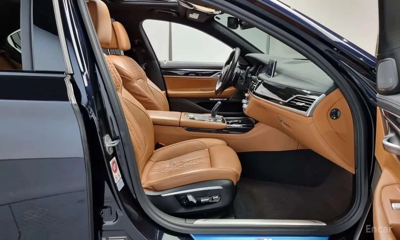 BMW 740 d xDrive M Sport/ФИНАНСИРАНЕ, снимка 10 - Автомобили и джипове - 56331729