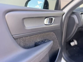 Volvo XC40 d3 R-DYNAMIC, снимка 9