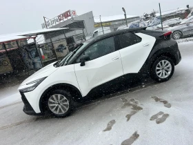 Toyota C-HR 1.8 HYBRID CLASSY РЕГИСТРИРАНА! НОВА! ГАРАНЦИОННА, снимка 2