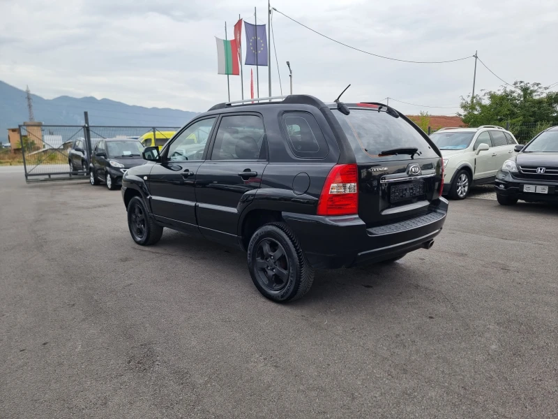 Kia Sportage 2.0I, снимка 4 - Автомобили и джипове - 51688766