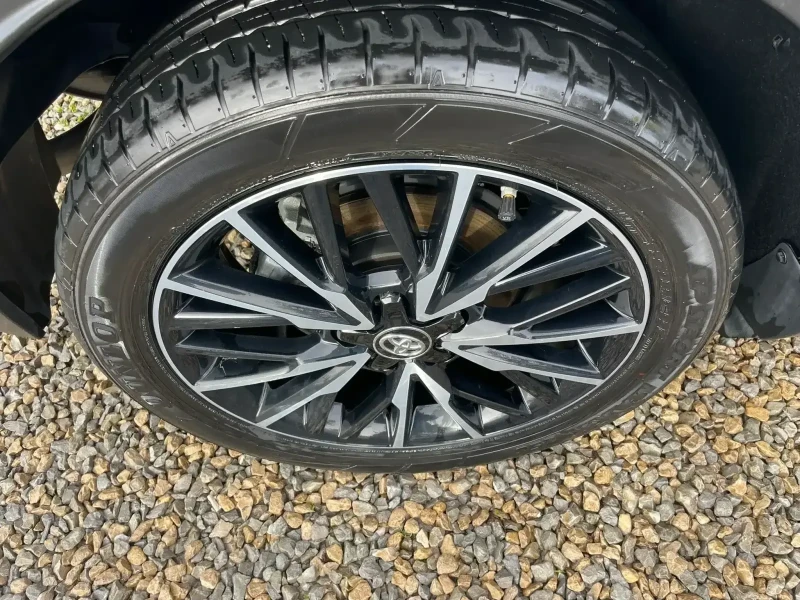 Toyota C-HR /ГАРАНЦИЯ ТОЙОТА, снимка 14 - Автомобили и джипове - 52740109