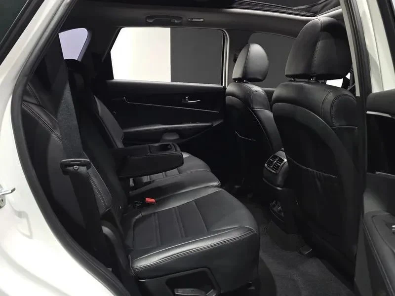 Kia Sorento, снимка 12 - Автомобили и джипове - 56737328