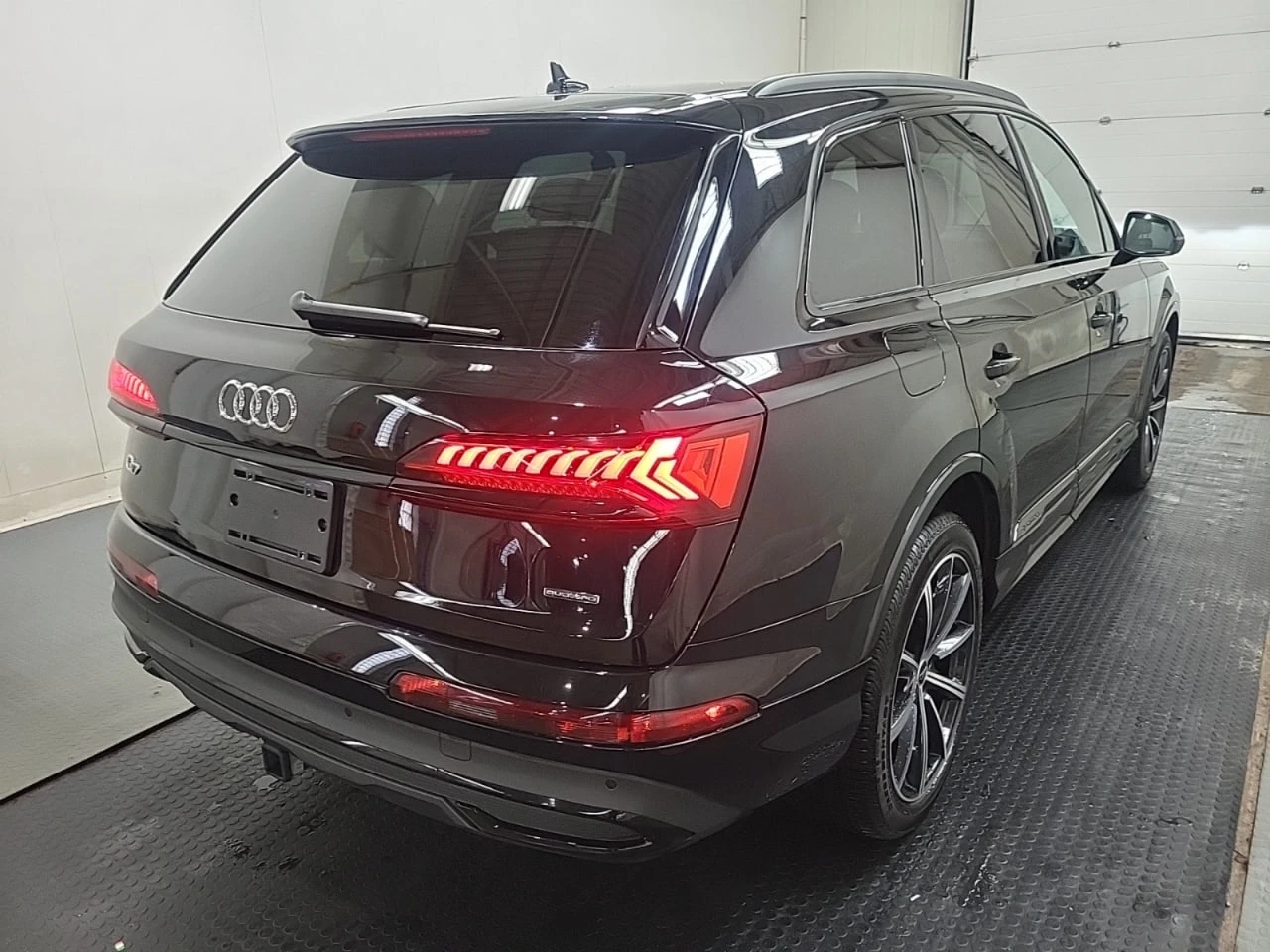 Audi Q7 * CARFAX * АВТО КРЕДИТ * ЦЕНА ДО БГ! - изображение 4