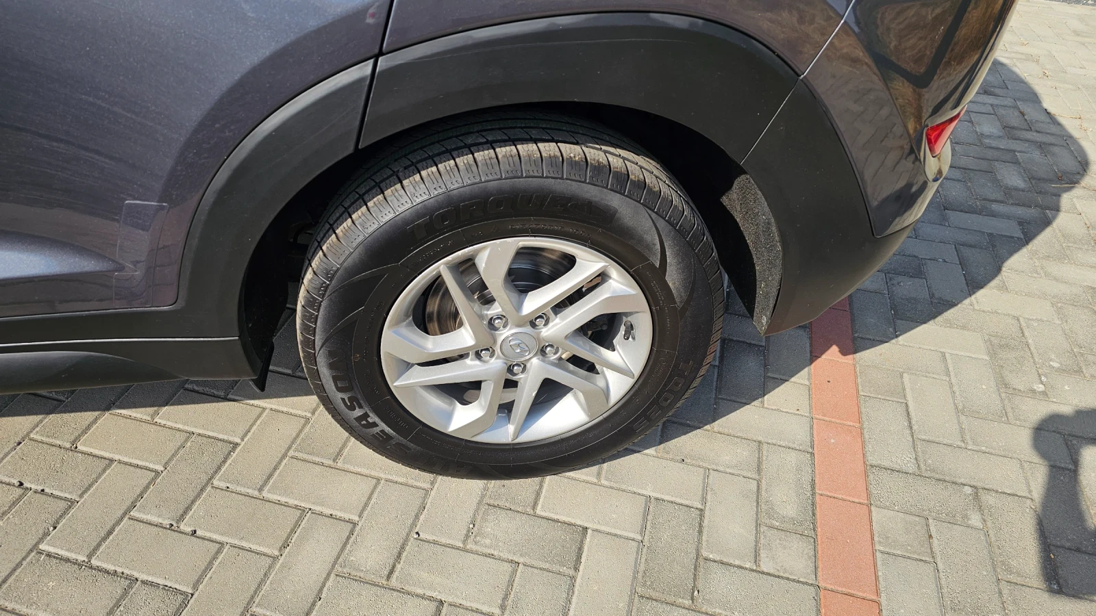 Hyundai Tucson 1.7CRDI-NAVI -180.000km - изображение 8