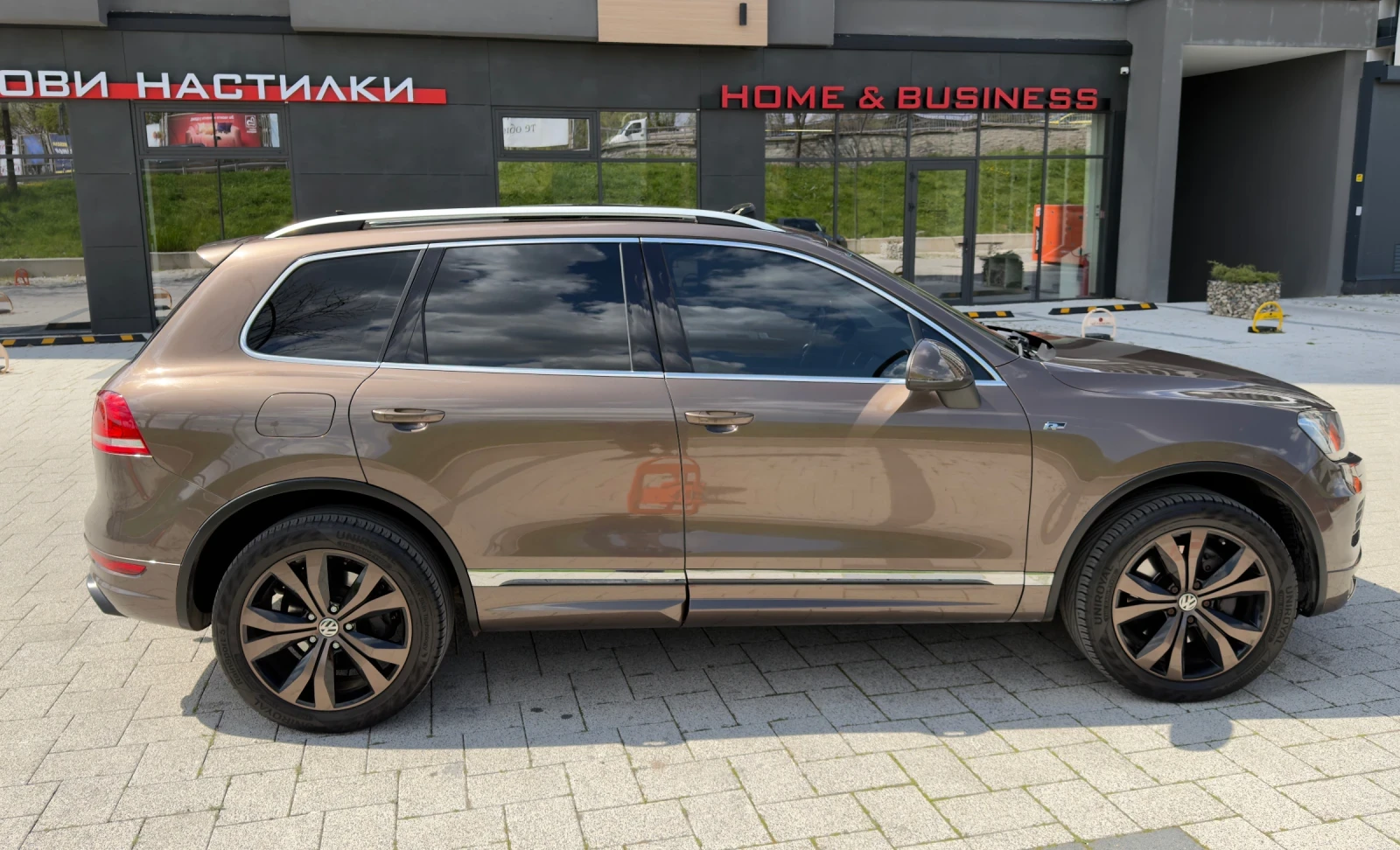 VW Touareg 4.2 tdi 340hp панорама dynadio Rline, снимка 3 - Автомобили и джипове - 53277843