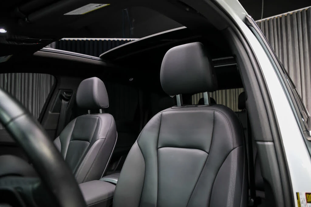 Audi Q7 * АВТО КРЕДИТ* ЦЕНА ДО БГ * СЕРВИЗНА ИСТОРИЯ *  - изображение 10