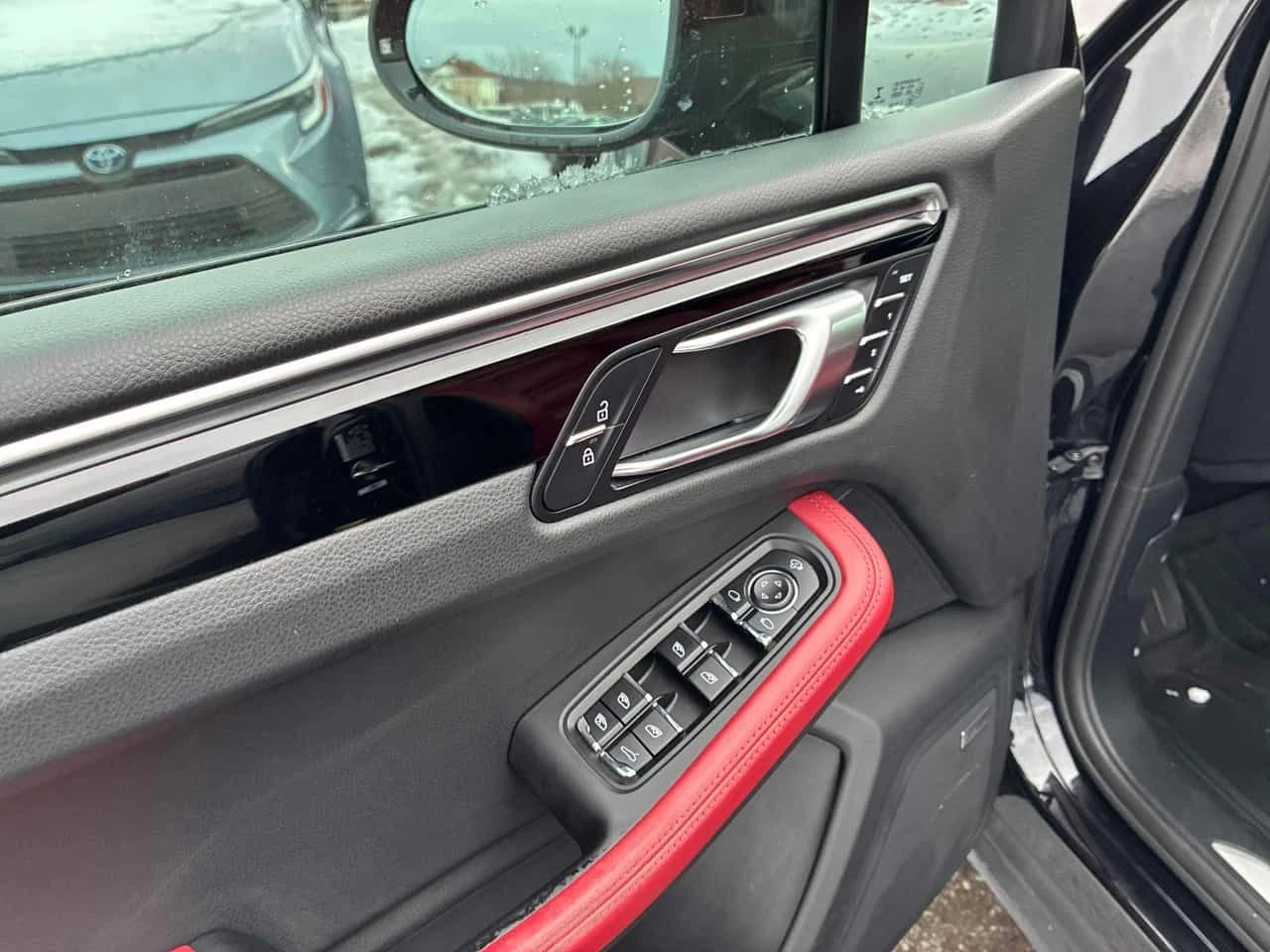 Porsche Macan  S  / MATRIX / CAMERA / BOSE , снимка 12 - Автомобили и джипове - 53868459