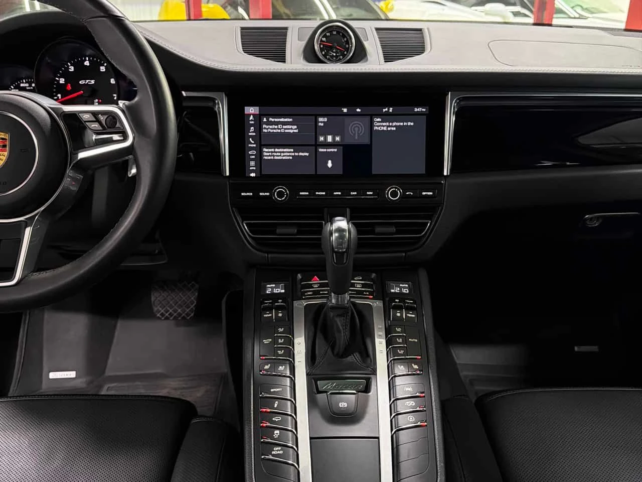 Porsche Macan GTS/ОБДУХВАНЕ/ПАНОРАМА/ДИСТРОНИК/360 КАМЕРИ, снимка 9 - Автомобили и джипове - 54360329