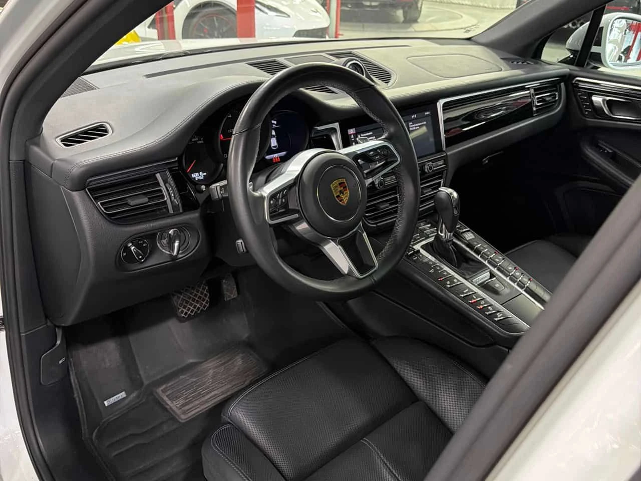 Porsche Macan GTS/ОБДУХВАНЕ/ПАНОРАМА/ДИСТРОНИК/360 КАМЕРИ, снимка 7 - Автомобили и джипове - 54360329