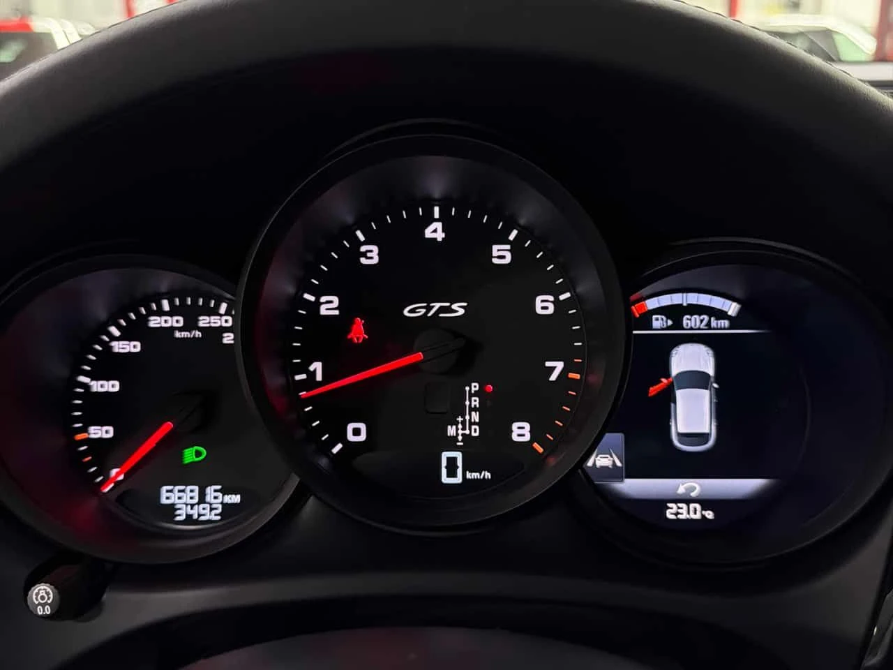 Porsche Macan GTS/ОБДУХВАНЕ/ПАНОРАМА/ДИСТРОНИК/360 КАМЕРИ, снимка 8 - Автомобили и джипове - 54360329