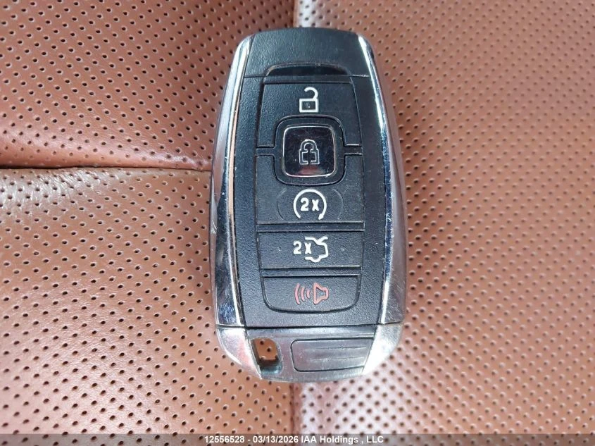 Lincoln Navigator L RESERVE, снимка 9 - Автомобили и джипове - 55083631
