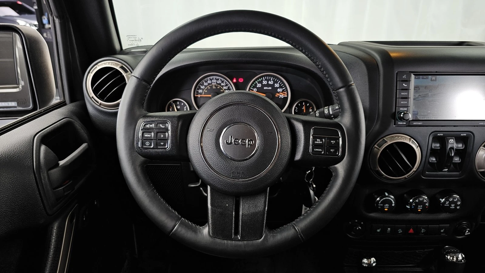Jeep Wrangler 3.6* КРАЙНА ЦЕНА, снимка 13 - Автомобили и джипове - 55348541