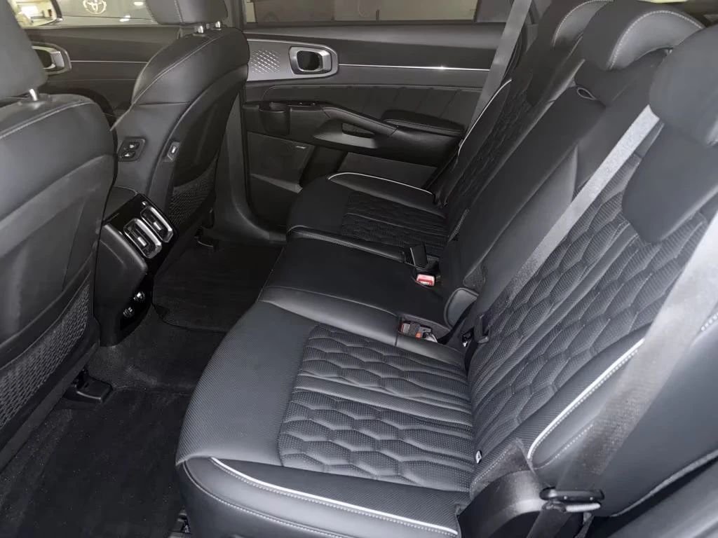 Kia Sorento PHEV/265HP/7S/4WD/PLATINUM/PANO/360/HUD/MEMO/506q, снимка 15 - Автомобили и джипове - 55350797
