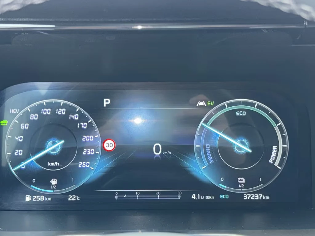 Kia Sorento PHEV/265HP/7S/4WD/PLATINUM/PANO/360/HUD/MEMO/506q, снимка 10 - Автомобили и джипове - 55350797