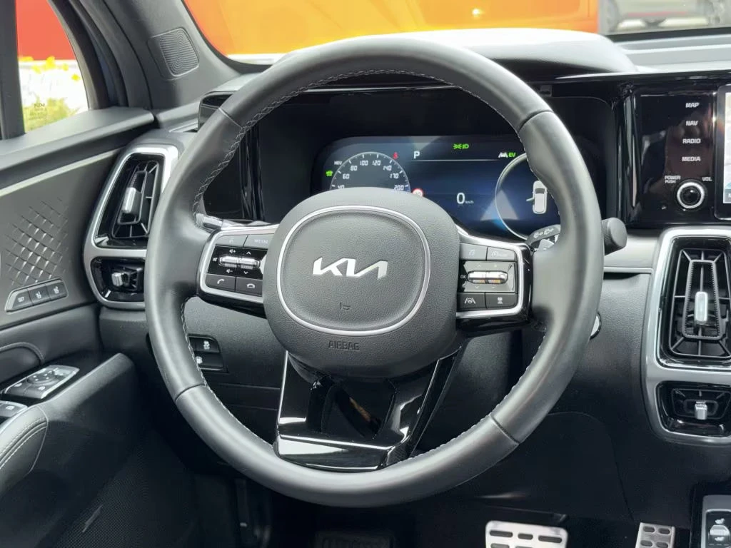 Kia Sorento PHEV/265HP/7S/4WD/PLATINUM/PANO/360/HUD/MEMO/506q, снимка 9 - Автомобили и джипове - 55350797