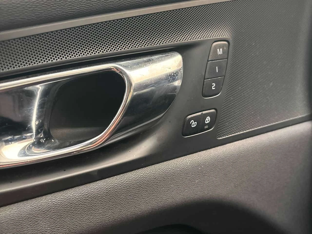 Volvo XC60 Momentum | CARFAX | ���������� ��� ������������  | Mobile.bg � ����������� 10