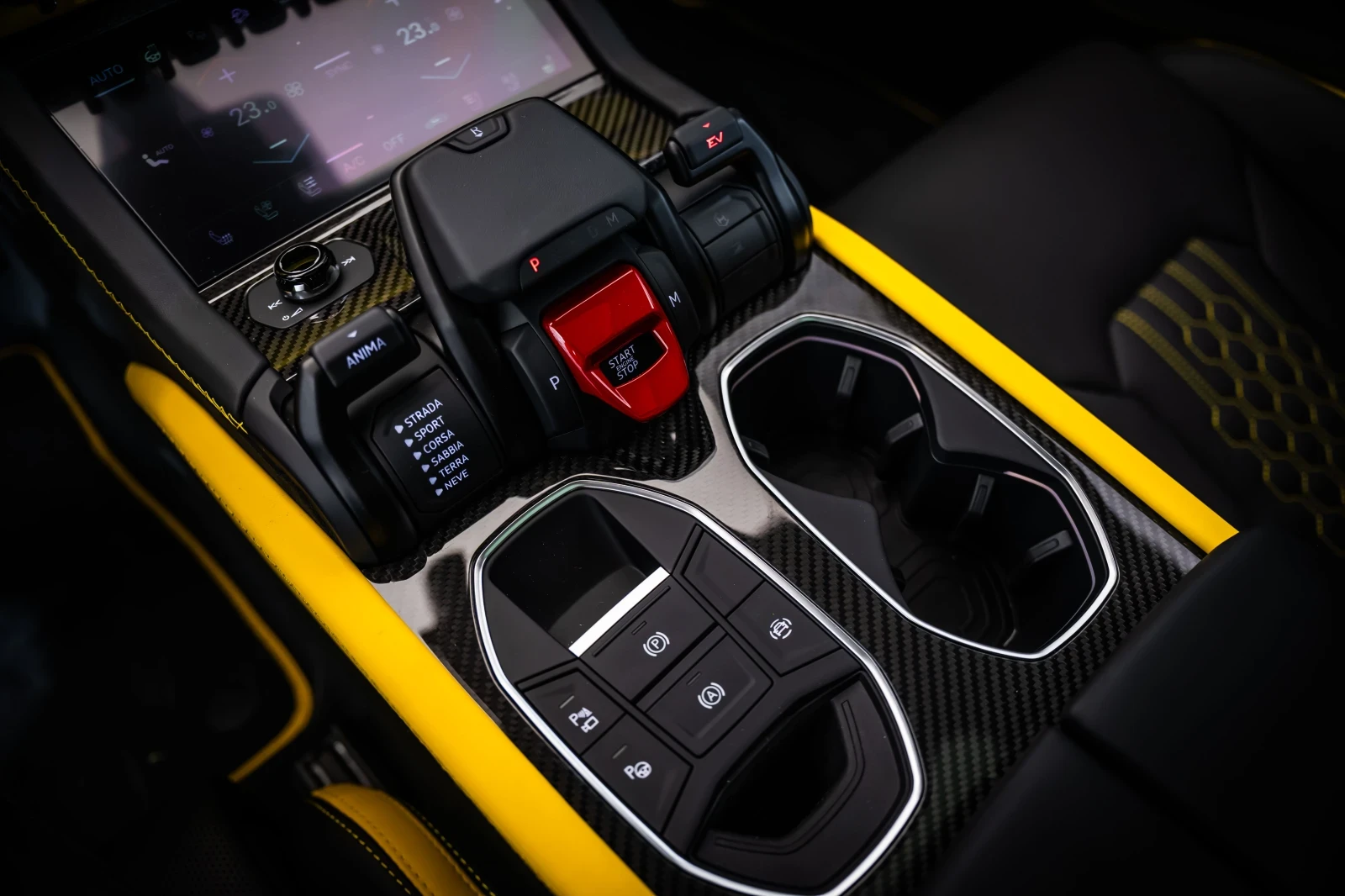 Lamborghini Urus SE Giallo Auge* B&O* Full* ЛИЗИНГ, снимка 14 - Автомобили и джипове - 55456022
