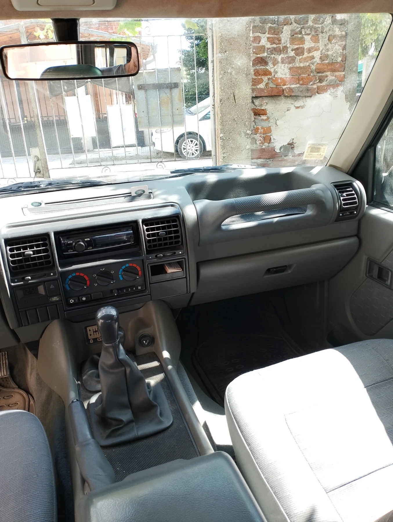 Land Rover Discovery, снимка 5 - Автомобили и джипове - 56246618