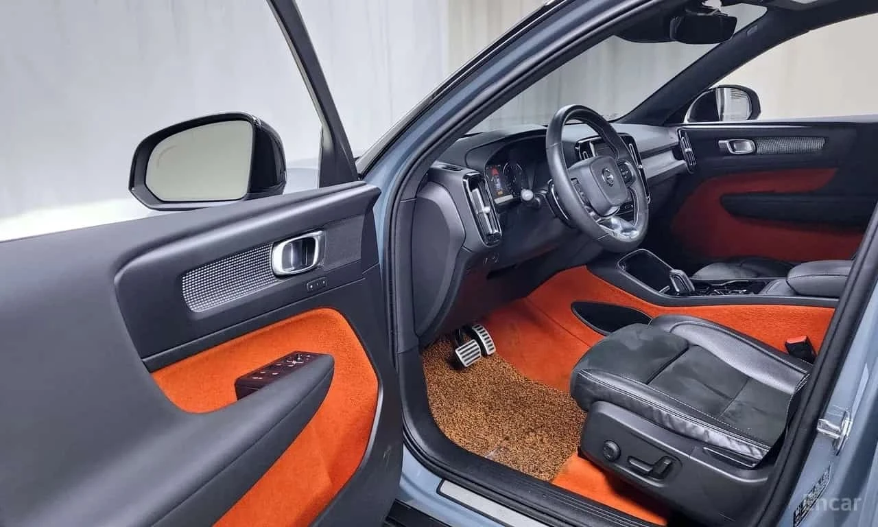Volvo XC40 T4 R Design/ФИНАНСИРАНЕ, снимка 10 - Автомобили и джипове - 56273173